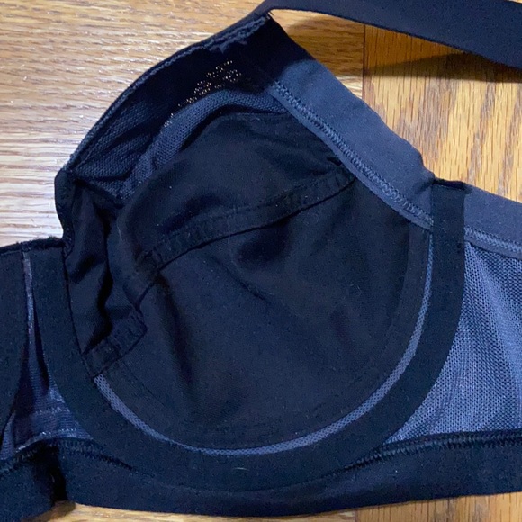 Berlei Shift Underwire Sports Bra 34B - Picture 6 of 8